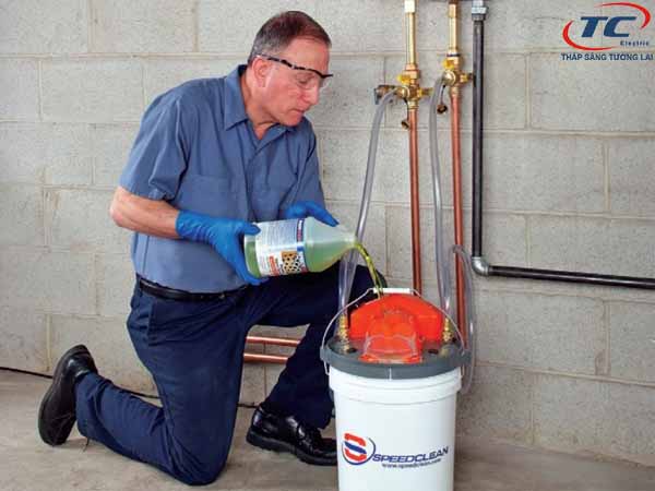 Lý do nên vệ sinh máy nước nóng định kỳ?