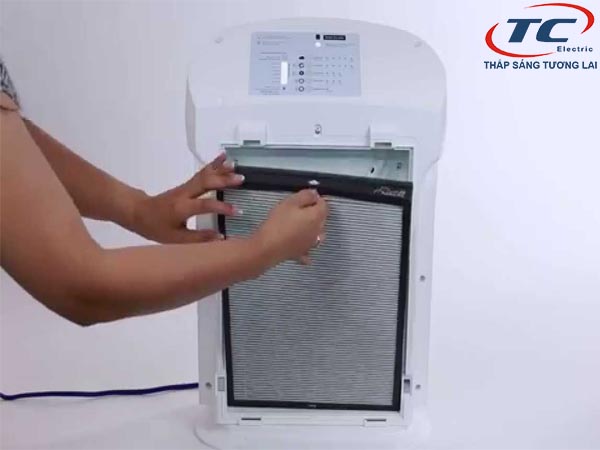 hướng dẫn vệ sinh máy lọc không khí tại nhà
