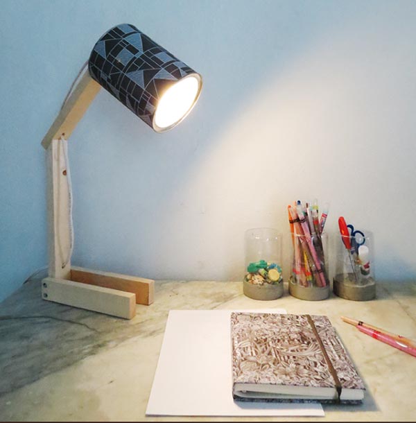 làm đèn bàn bằng lon