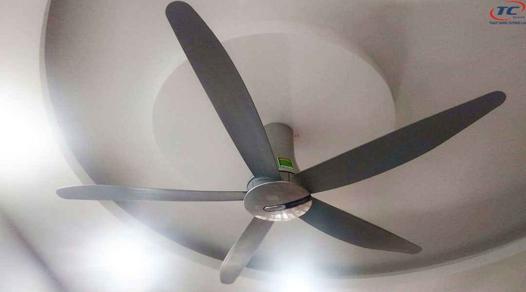 Quat-tran-3-4-5-canh-panasonic